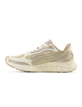 Zapatillas New Balance Fresh Foam Arishi v4 Mujer Beige